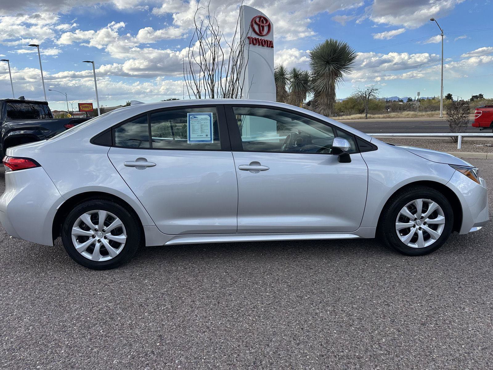 Used 2023 Toyota Corolla LE image 7