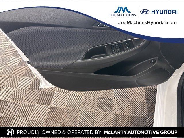 Used 2018 Chevrolet Cruze LT w/ Convenience Package image 21