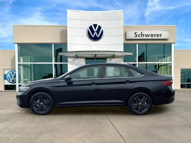 Used 2022 Volkswagen Jetta SE w/ Panoramic Sunroof Package image 7