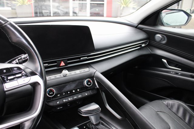 Used 2022 Hyundai Elantra Limited image 19