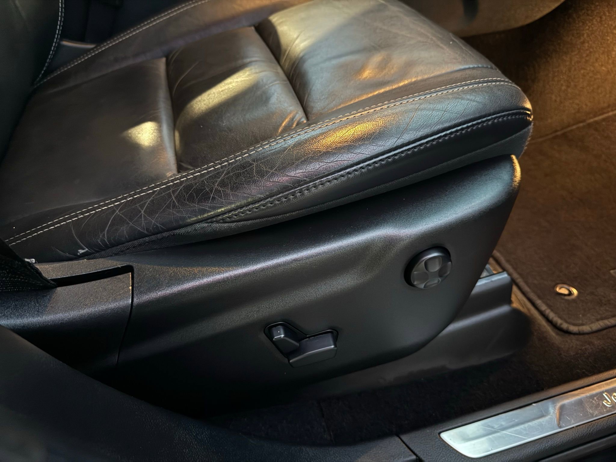 Used 2015 Jeep Grand Cherokee Limited image 18