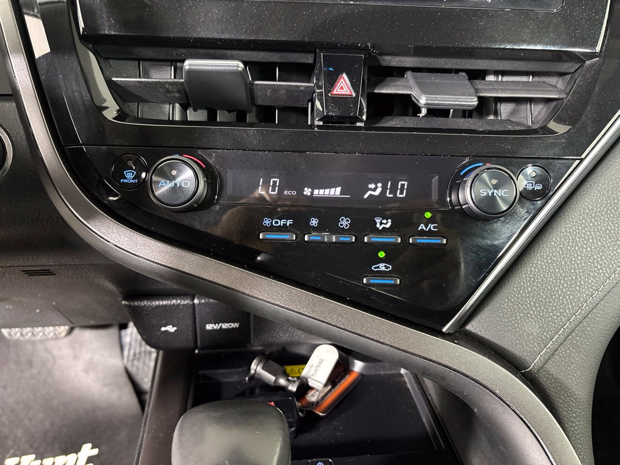 Used 2023 Toyota Camry SE w/ Cold Weather Package AWD/4WD image 21