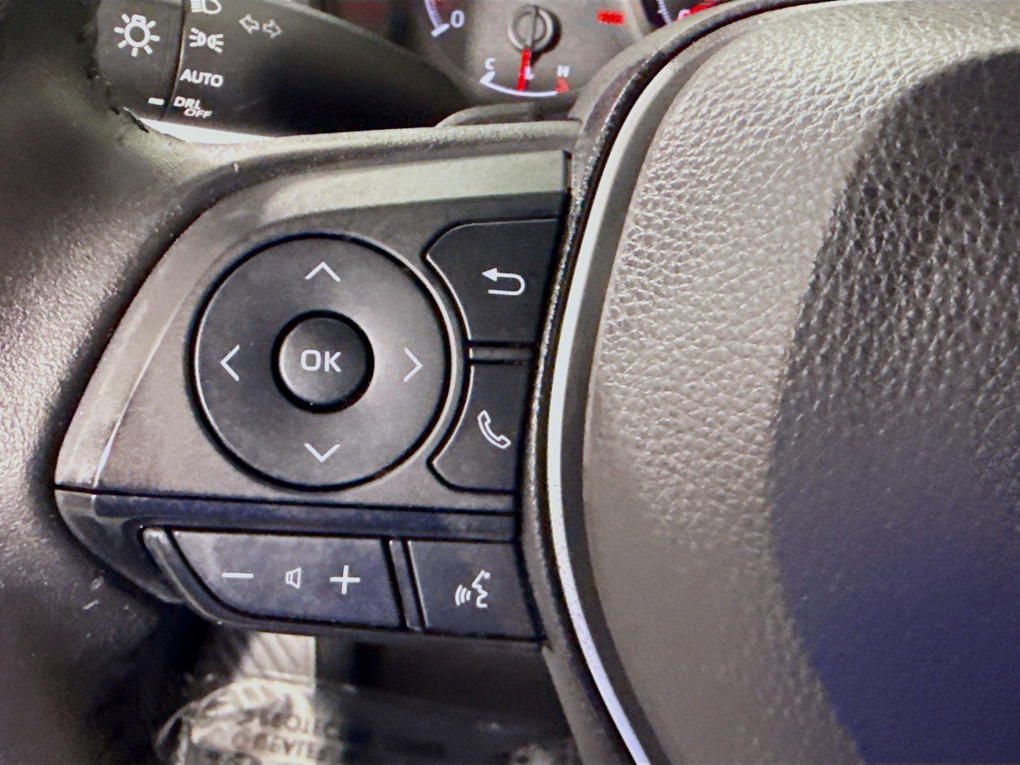 Used 2020 Toyota Corolla SE FWD image 14