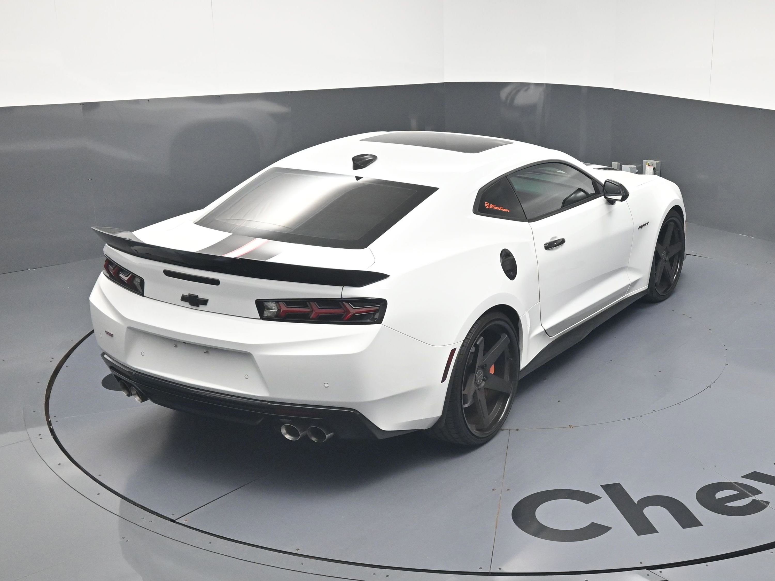 Used 2017 Chevrolet Camaro SS RWD image 25