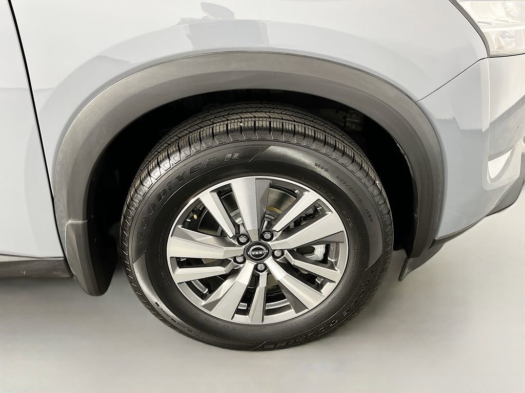 Used 2023 Nissan Pathfinder SL w/ Lighting Package (N92) FWD image 37