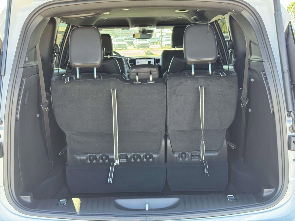 New 2026 Chrysler Pacifica Select w/ S Appearance Package FWD image 5