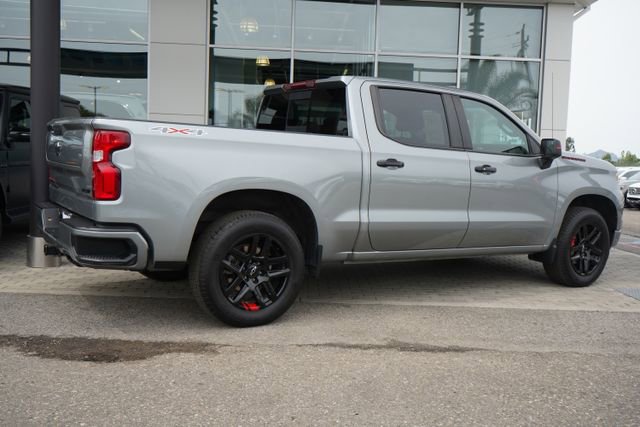 Used 2023 Chevrolet Silverado 1500 RST w/ Redline Edition AWD/4WD image 9