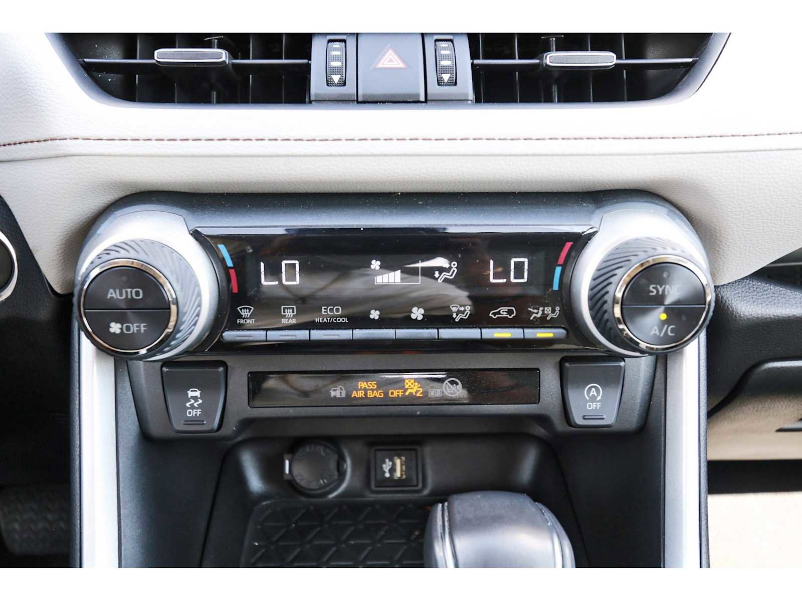 Used 2023 Toyota RAV4 XLE Premium FWD image 23