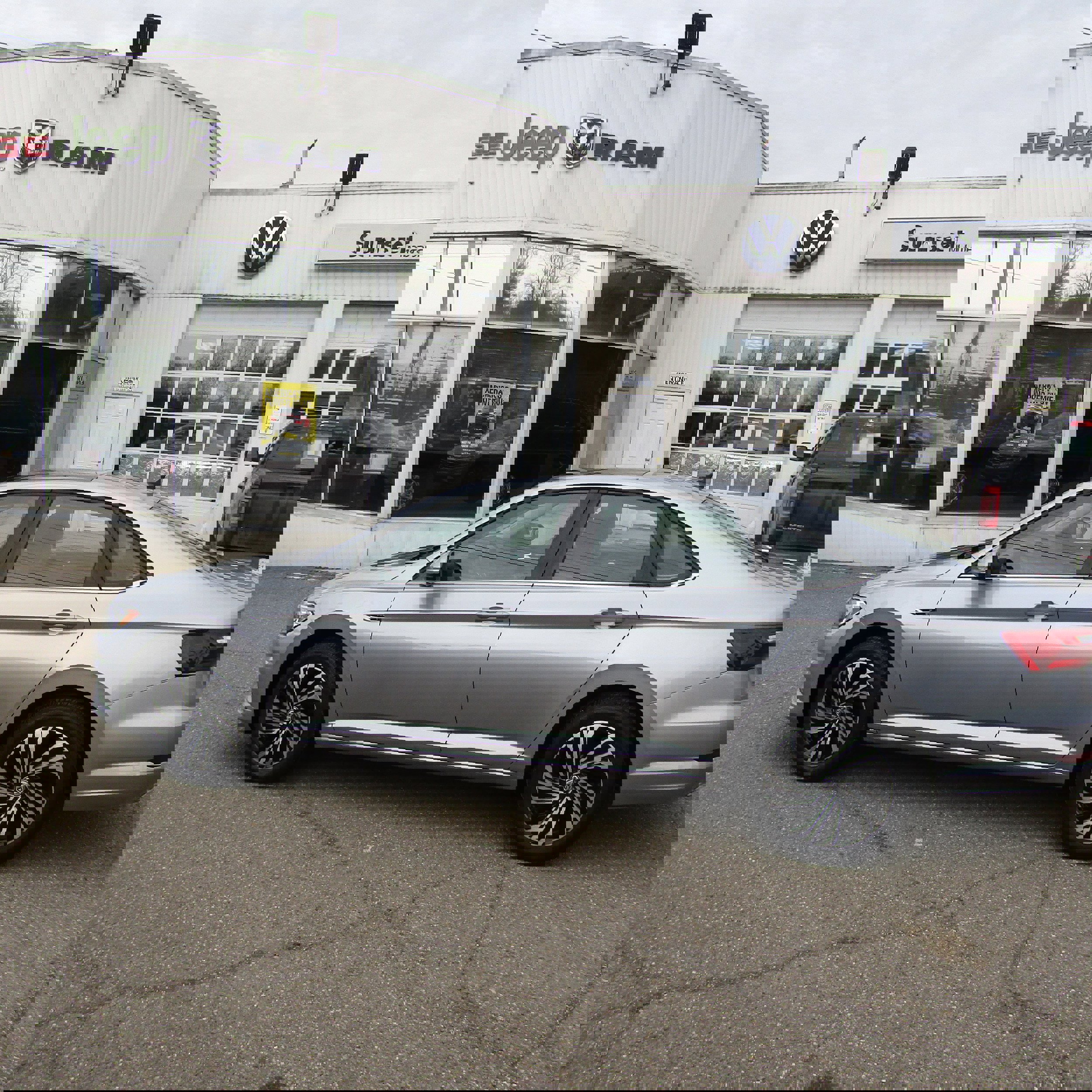 Used 2020 Volkswagen Jetta SEL Premium image 2