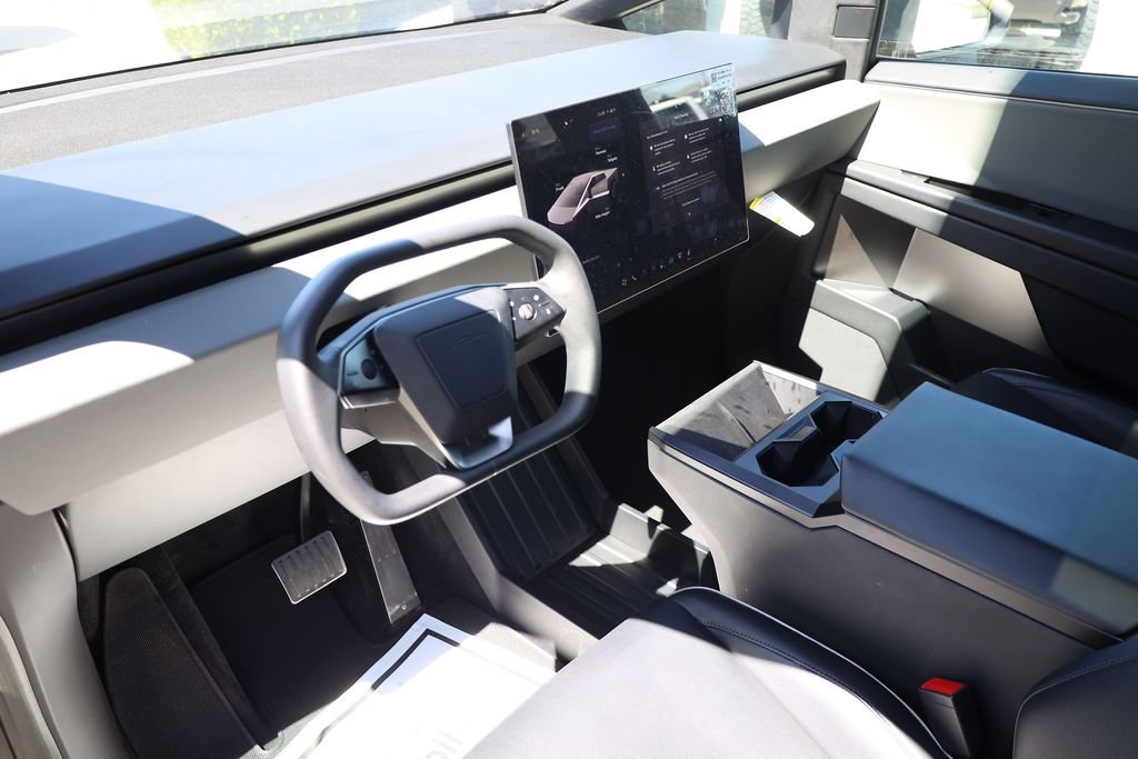 Used 2025 Tesla Cybertruck AWD Crew Cab image 12