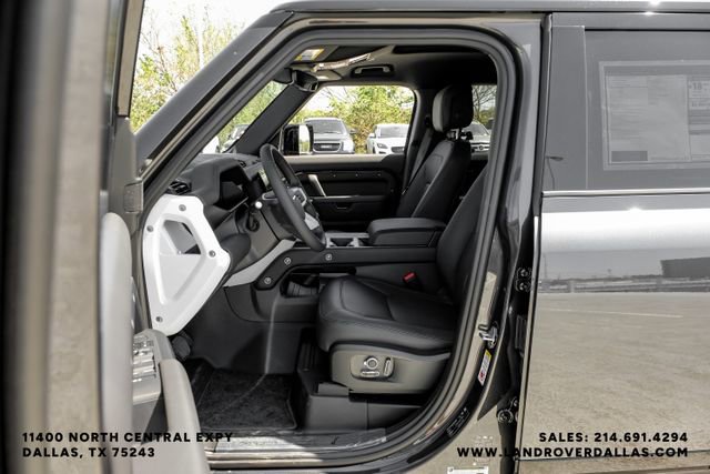 New 2026 Land Rover Defender 130 X-Dynamic SE AWD/4WD image 33