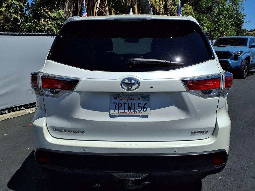 Used 2016 Toyota Highlander Limited w/ Driver Technology Package FWD image 7