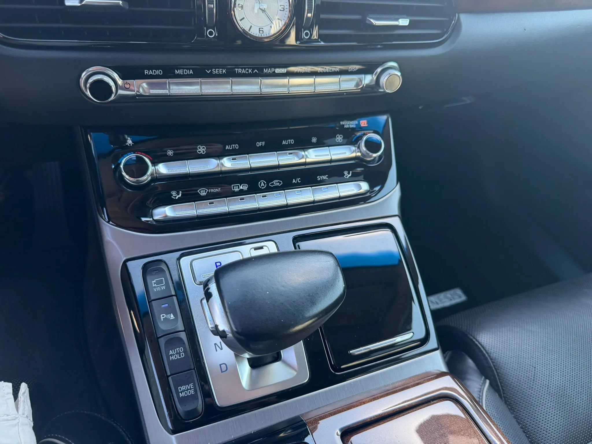 Used 2017 Genesis G90 5.0 Ultimate RWD image 16