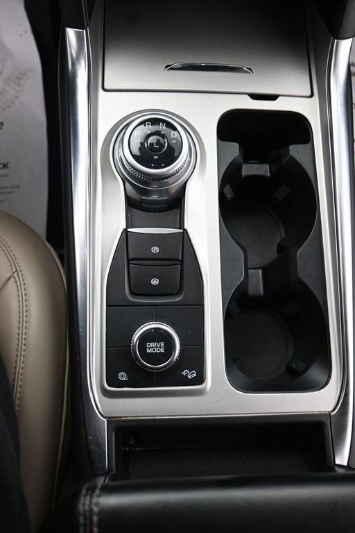 Used 2023 Ford Explorer XLT w/ Equipment Group 202A image 17