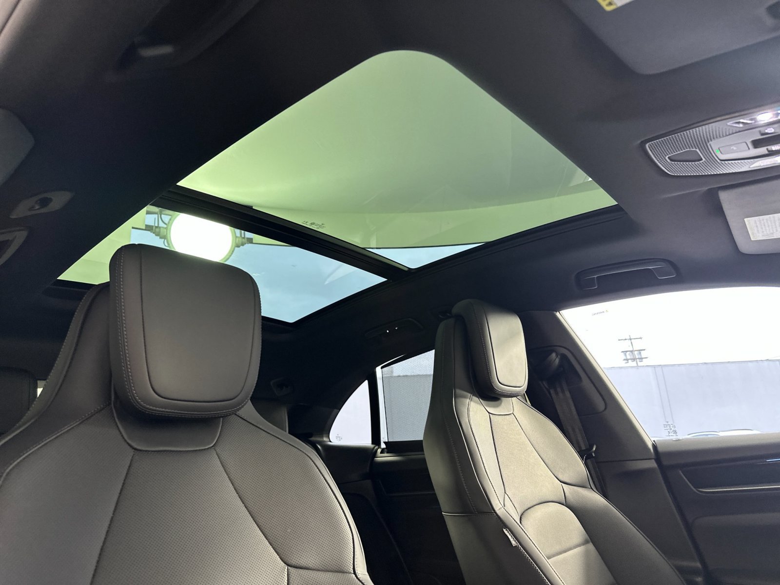 New 2026 Porsche Macan Electric RWD image 19