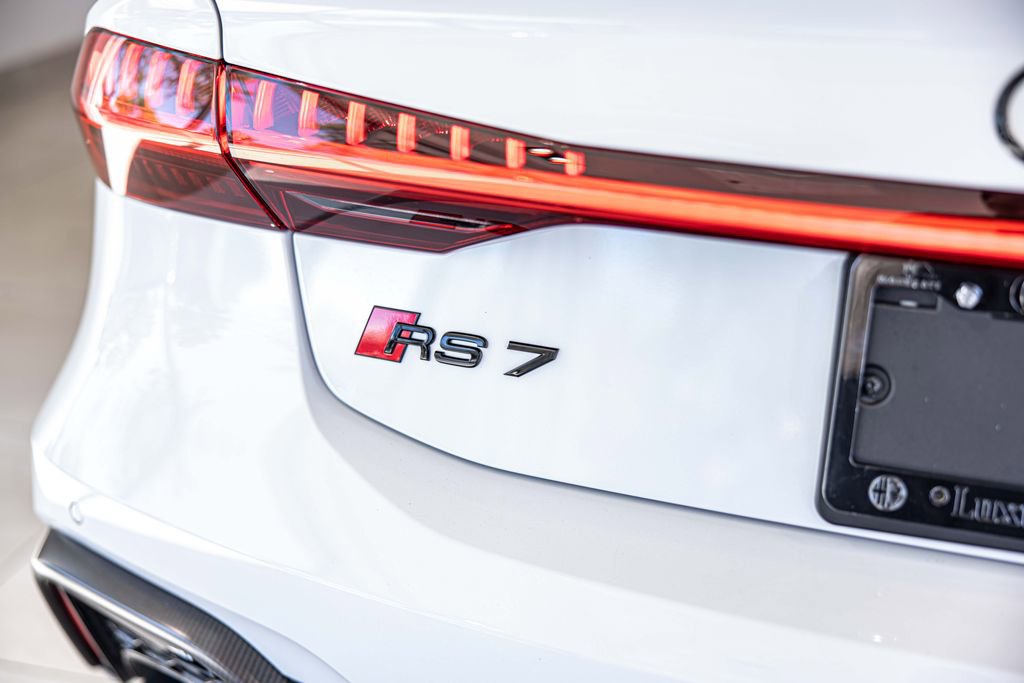 Used 2025 Audi RS 7 Performance AWD/4WD image 15
