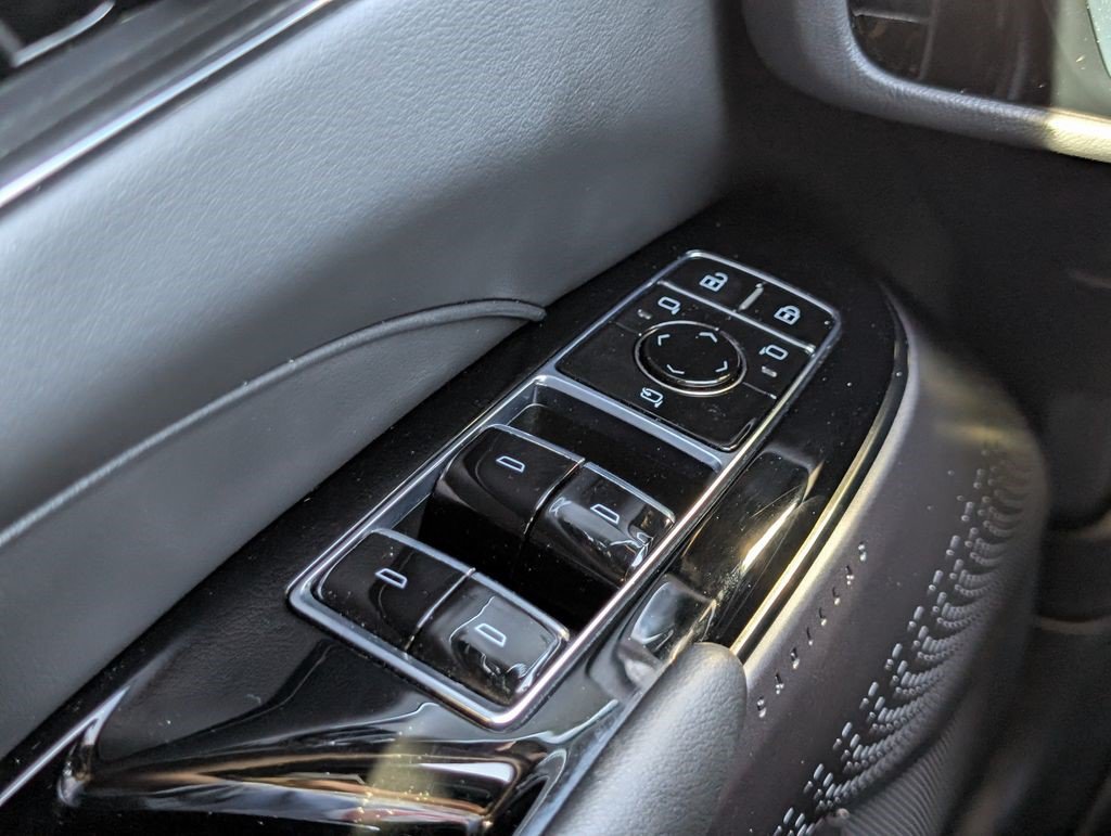 Certified 2024 Cadillac Lyriq Luxury AWD/4WD image 30