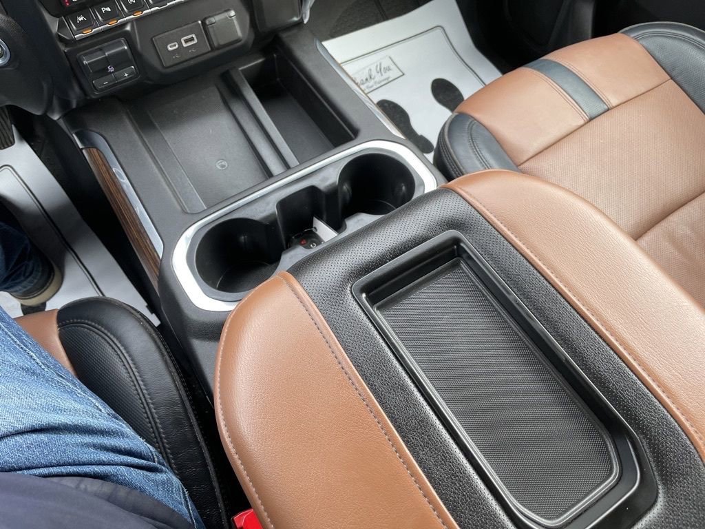 Used 2019 Chevrolet Silverado 1500 High Country w/ High Country Premium Package AWD/4WD image 15