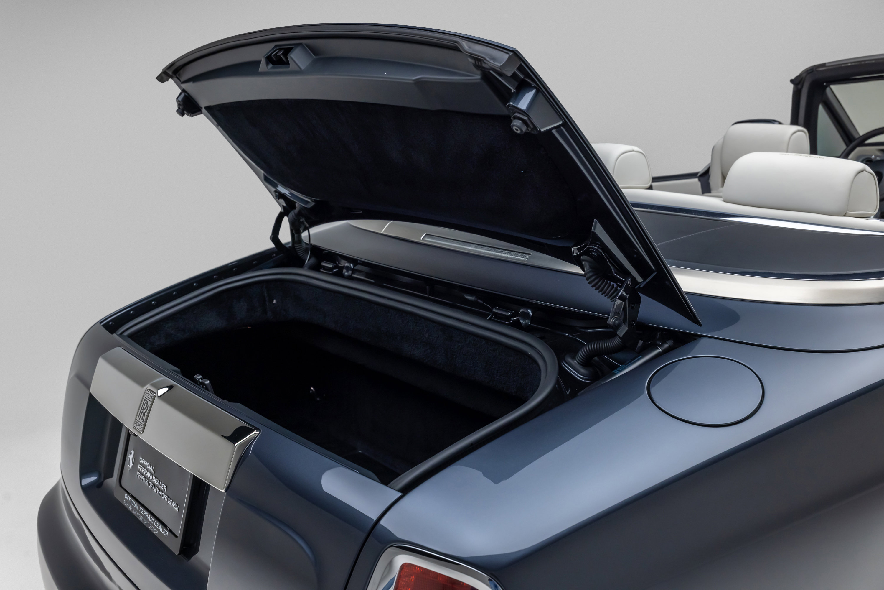 Used 2013 Rolls-Royce Phantom Drophead Coupe image 43