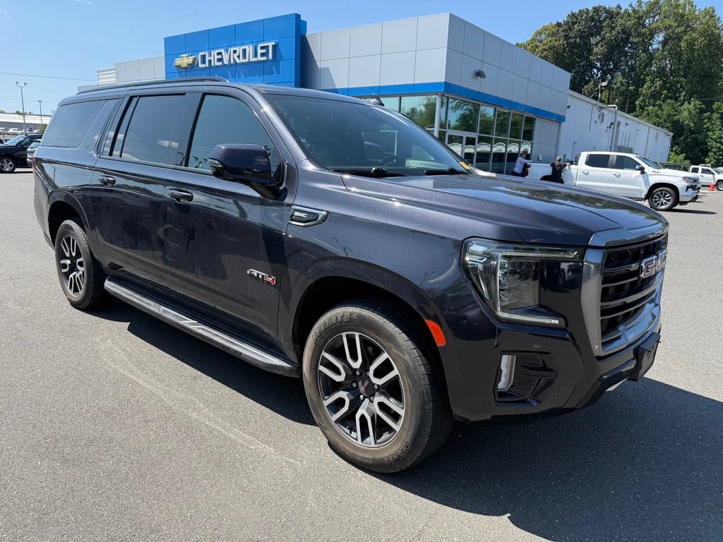 Used 2023 GMC Yukon XL AT4 w/ Technology Package AWD/4WD image 6