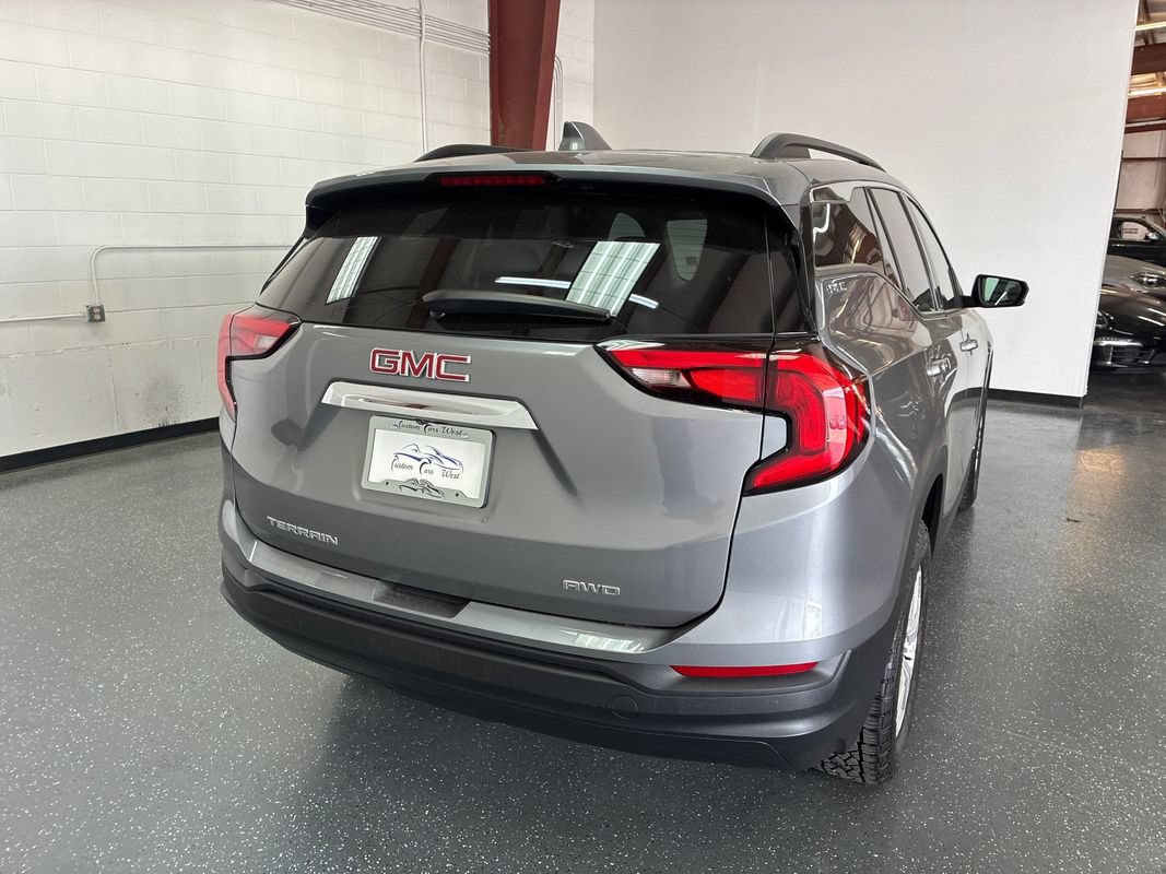 Used 2020 GMC Terrain SLE w/ Driver Convenience Package AWD/4WD image 4