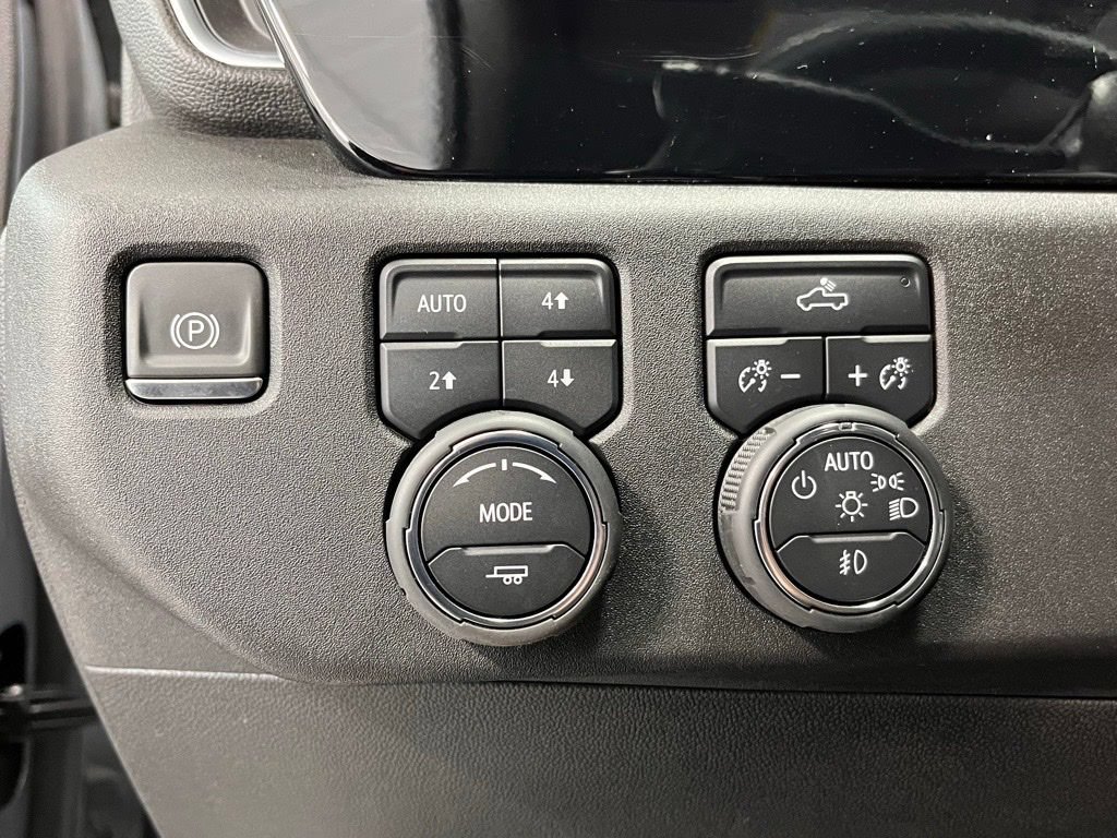 Used 2024 Chevrolet Silverado 1500 RST AWD/4WD image 33