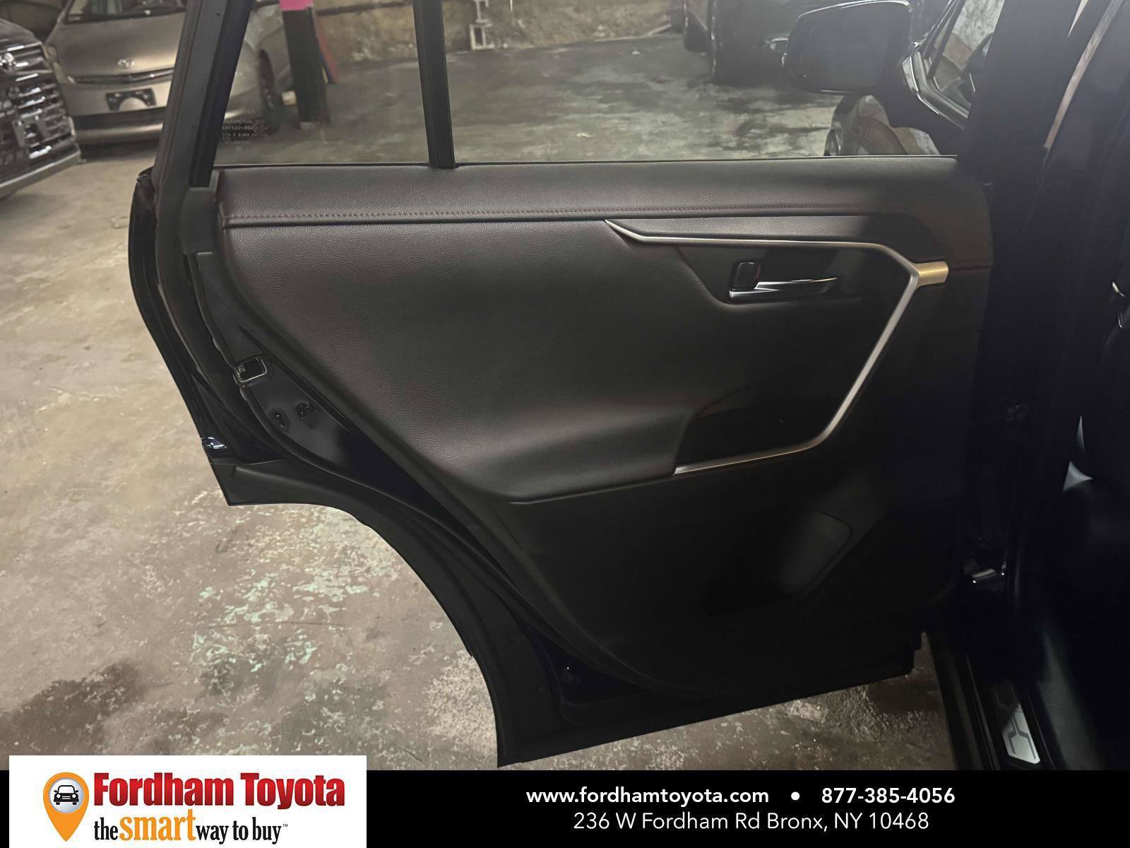 Used 2025 Toyota RAV4 XSE w/ Weather Package AWD/4WD image 11