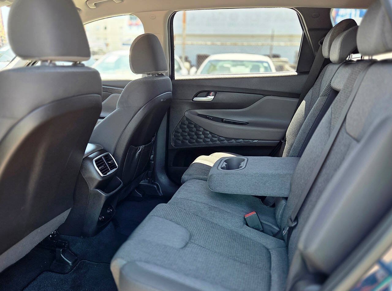 Used 2019 Hyundai Santa Fe SE AWD/4WD image 14