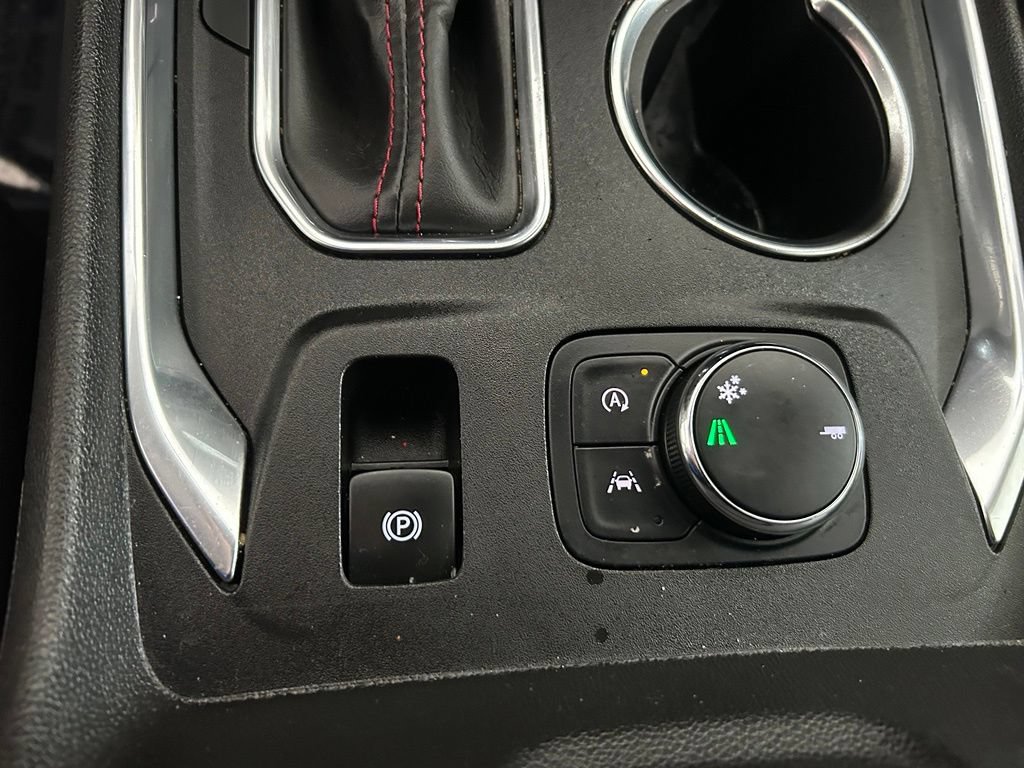 Used 2023 Chevrolet Traverse RS FWD image 53