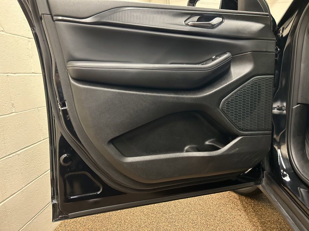 Used 2024 Jeep Grand Cherokee Altitude image 13