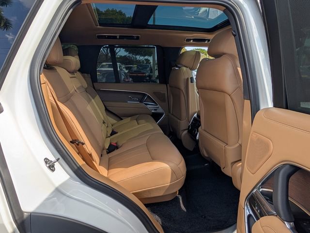 Used 2024 Land Rover Range Rover SE image 16