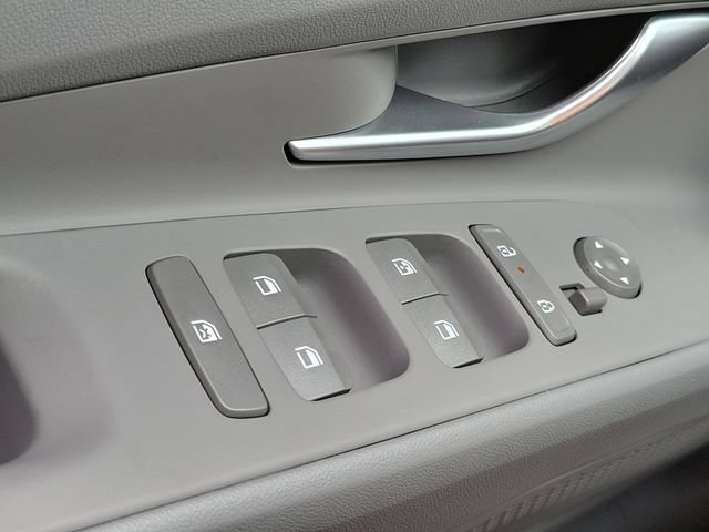 New 2026 Hyundai Elantra Sport FWD image 18