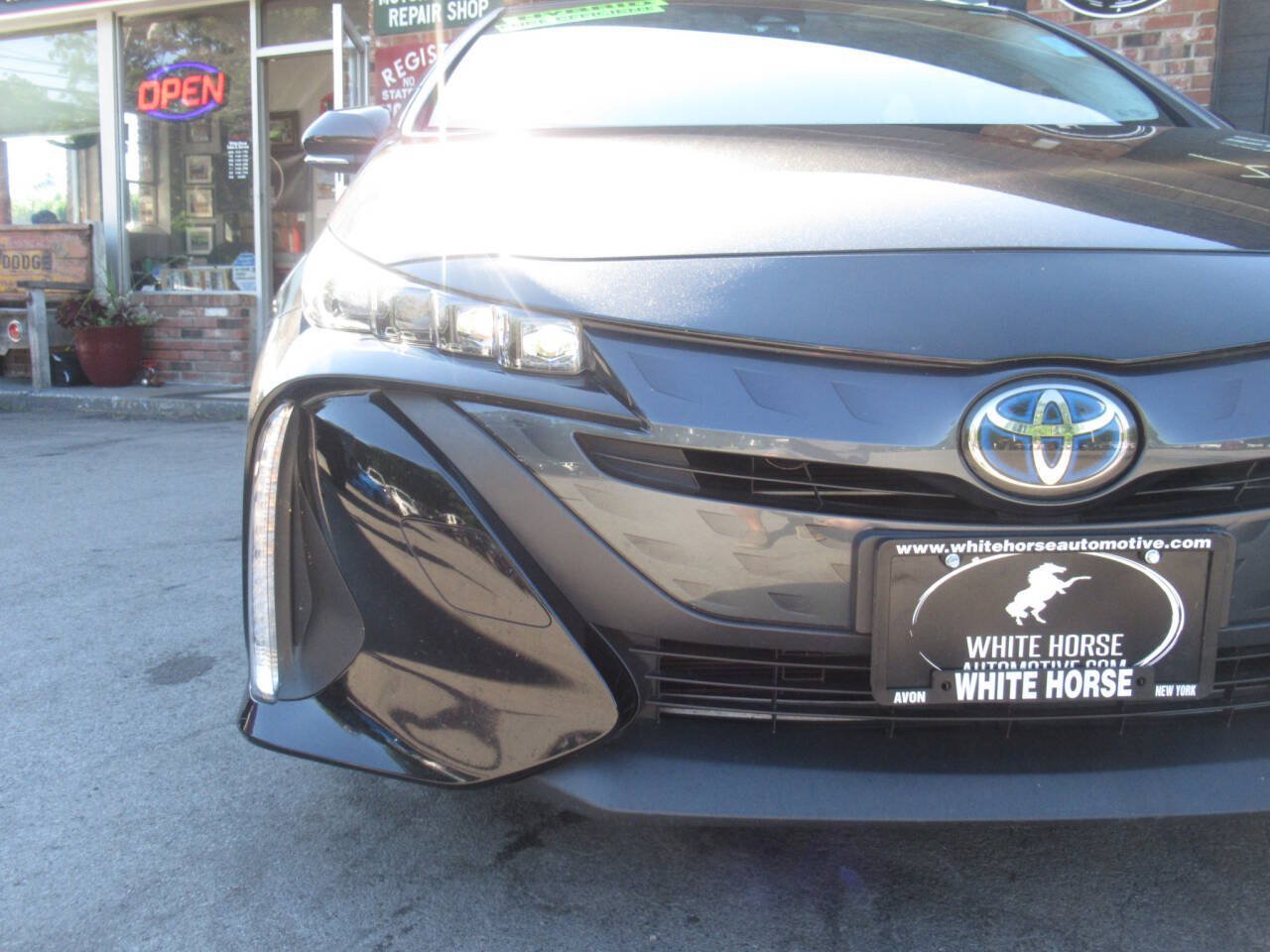 Used 2021 Toyota Prius Prime LE FWD image 3