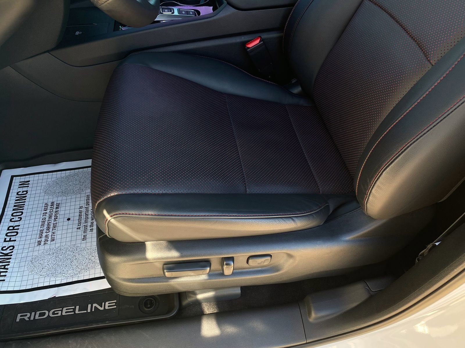 Used 2025 Honda Ridgeline Black Edition image 12