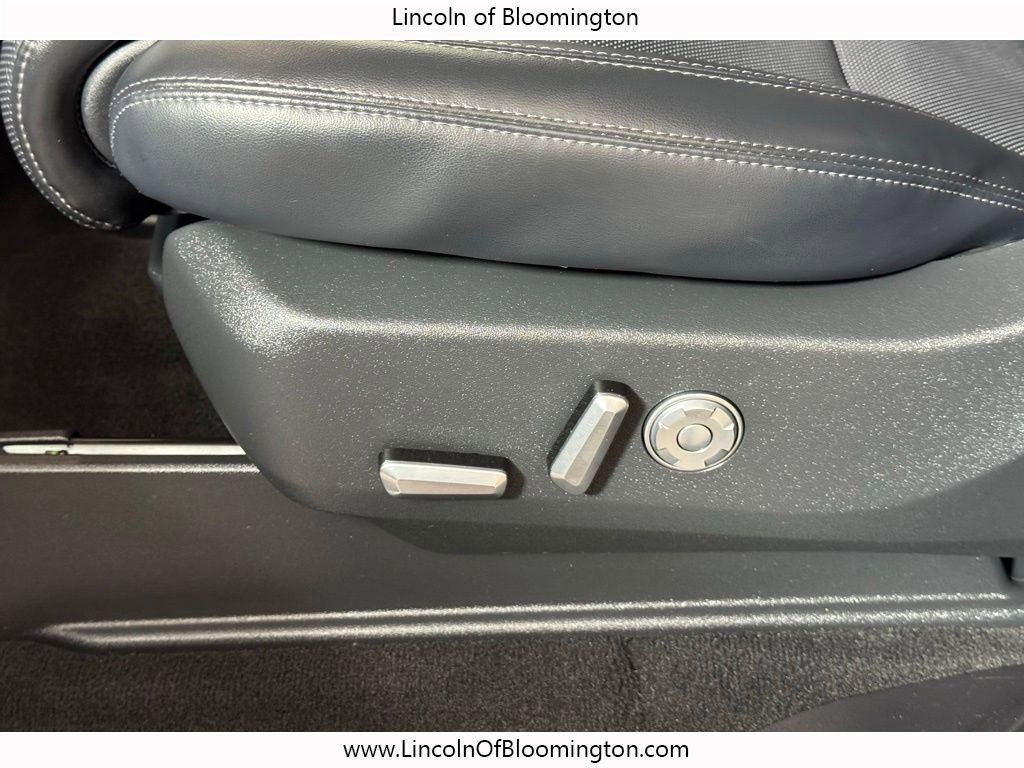 Used 2025 Lincoln Navigator L Reserve image 23