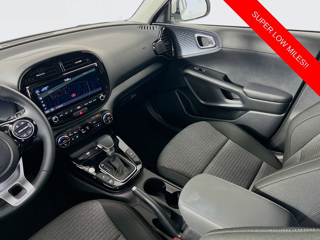 Certified 2025 Kia Soul EX image 25