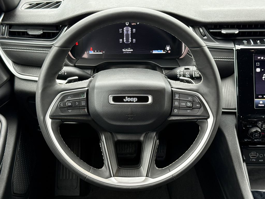 Used 2024 Jeep Grand Cherokee Altitude AWD/4WD image 14