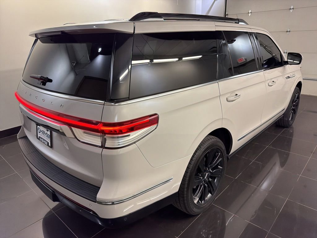 Certified 2023 Lincoln Navigator Reserve AWD/4WD image 6