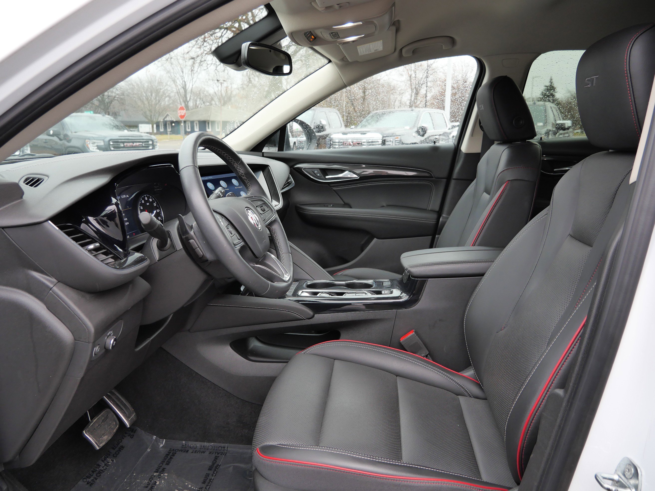 Used 2022 Buick Envision Essence w/ Sport Touring Package image 12