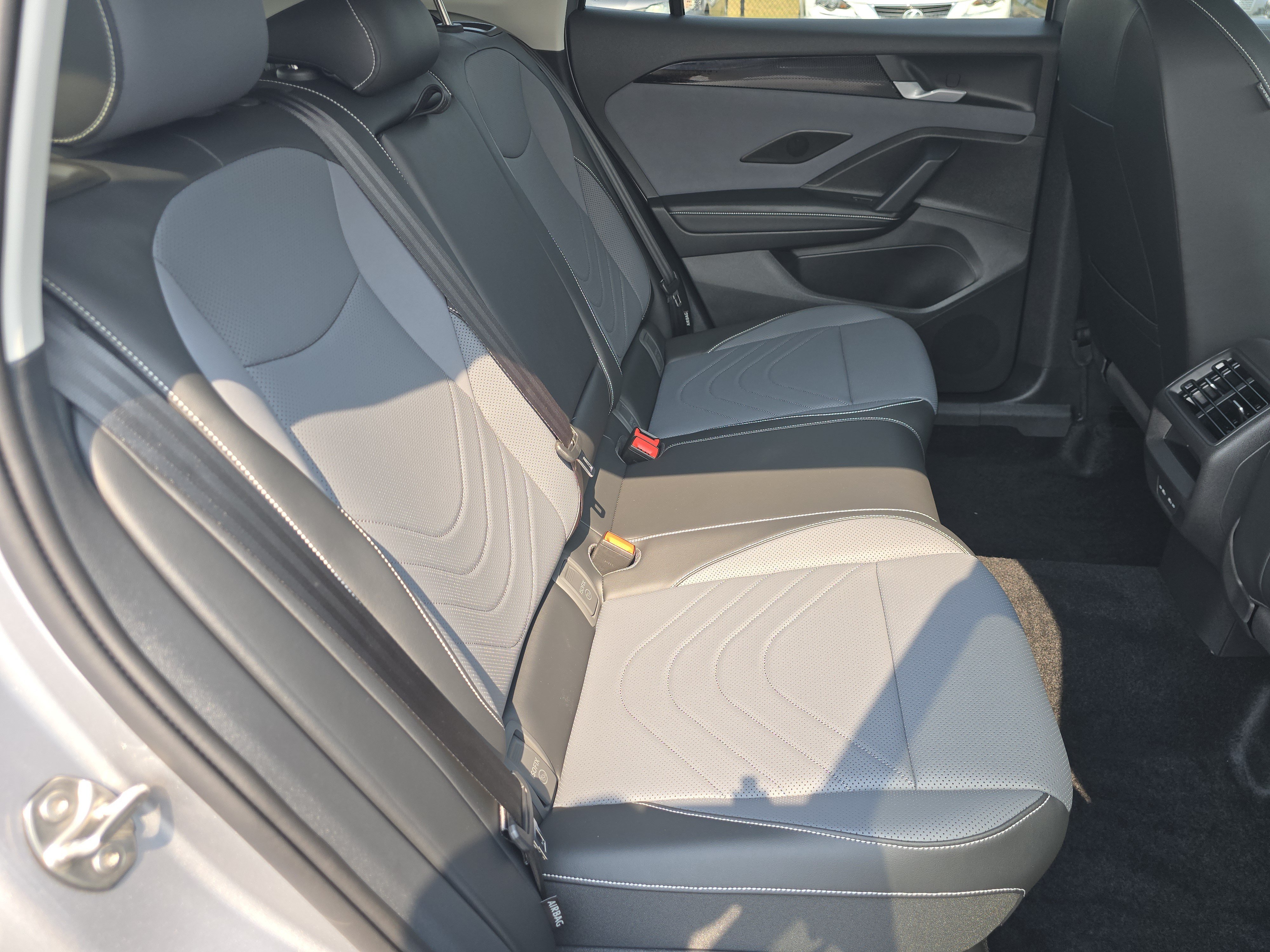 New 2026 Volkswagen Tiguan SE AWD/4WD image 16