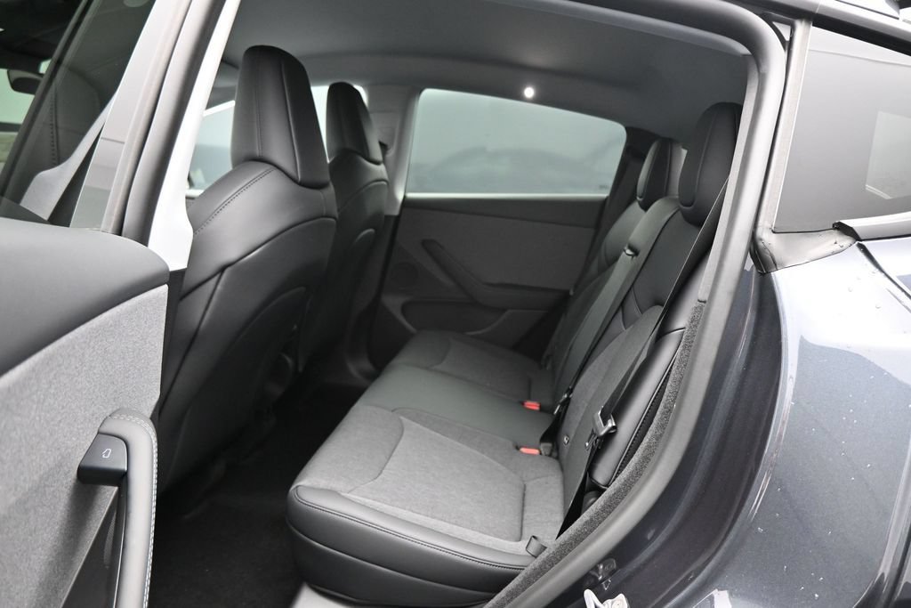 Used 2026 Tesla Model Y AWD image 21