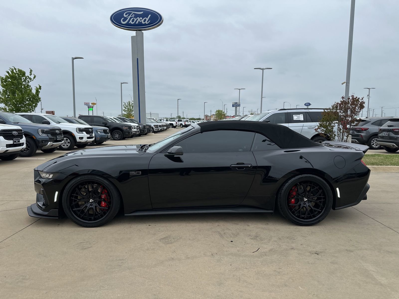 Used 2024 Ford Mustang GT Premium image 2