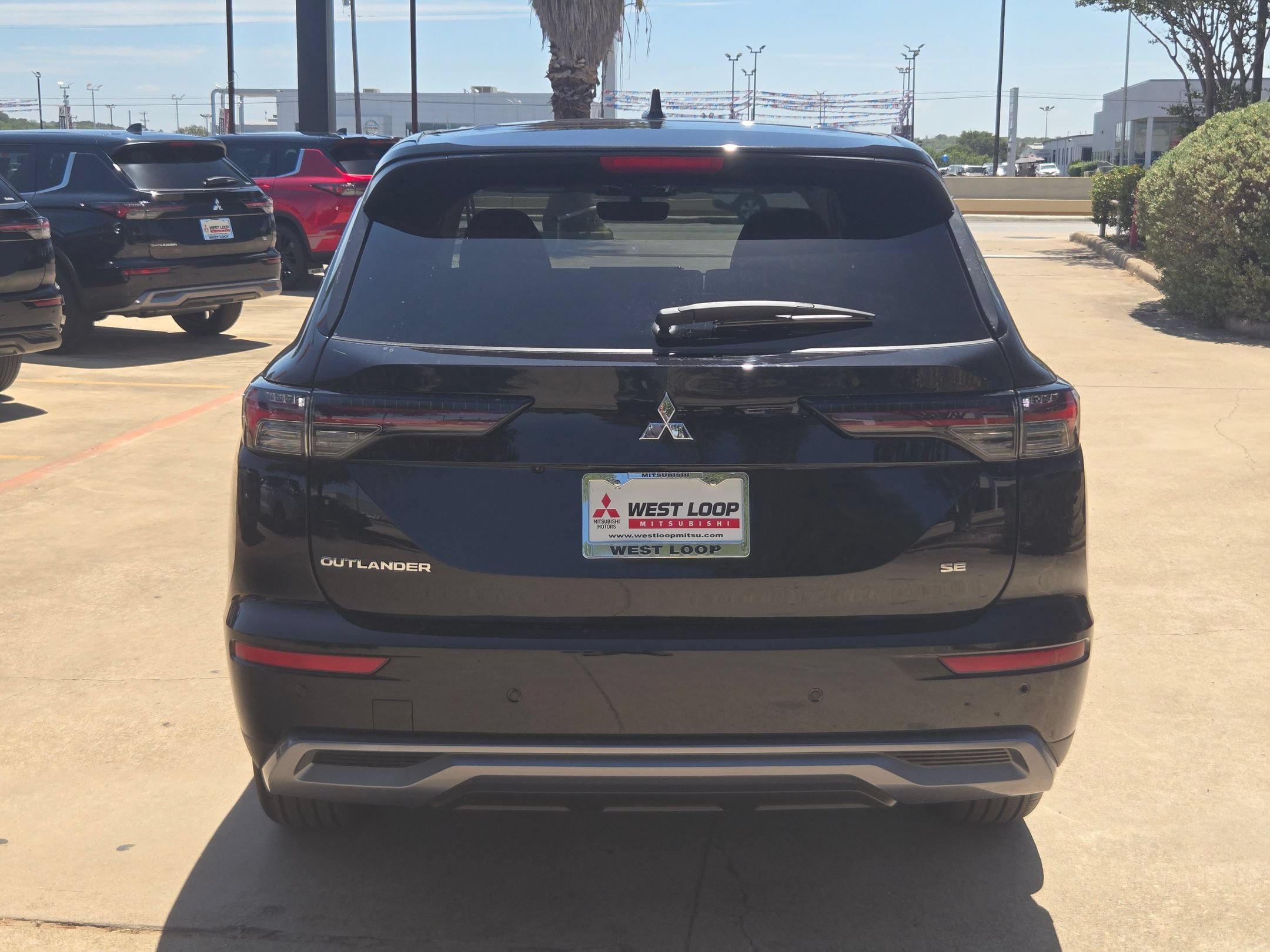 New 2026 Mitsubishi Outlander SE FWD image 4