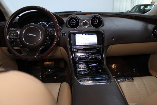 Used 2015 Jaguar XJ L Portfolio RWD image 2