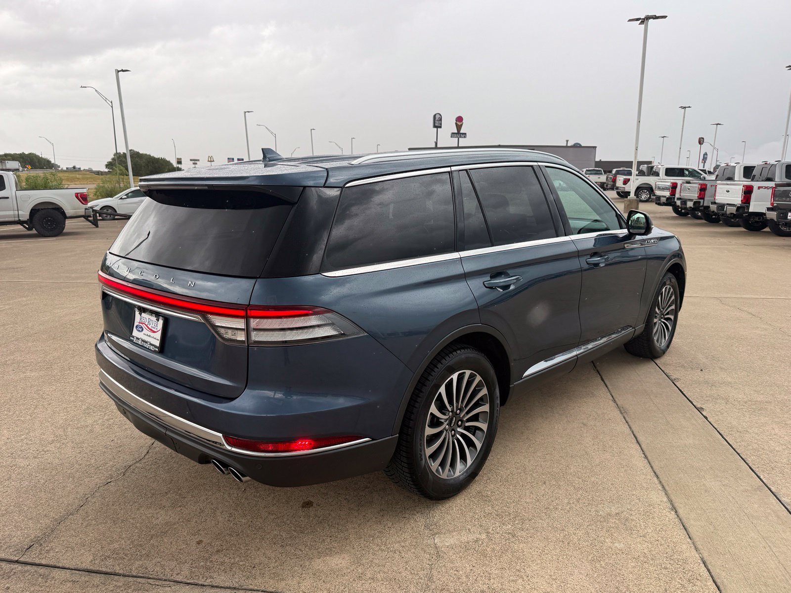 Used 2020 Lincoln Aviator Reserve w/ Elements Package Plus AWD/4WD image 5
