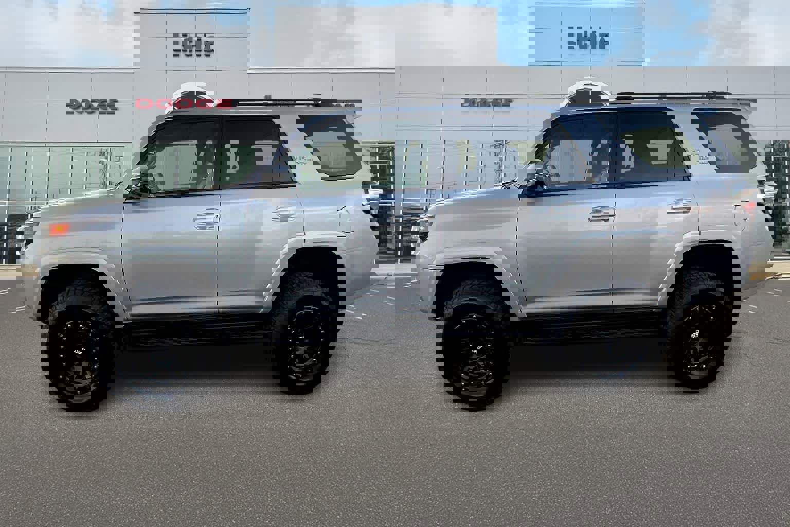 Used 2024 Toyota 4Runner TRD Off-Road Premium image 3