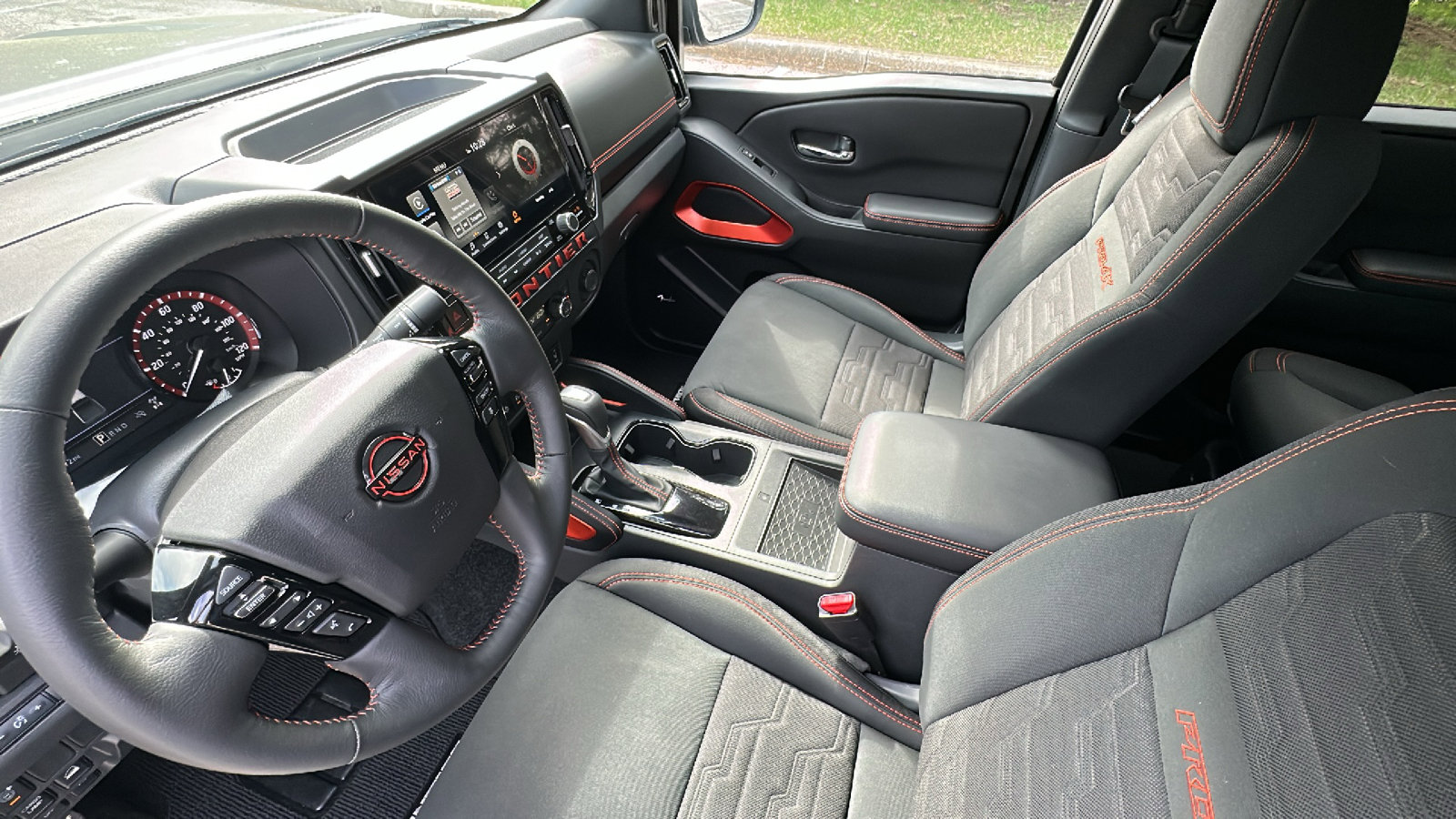 Certified 2025 Nissan Frontier PRO-4X w/ Pro Convenience Package image 22