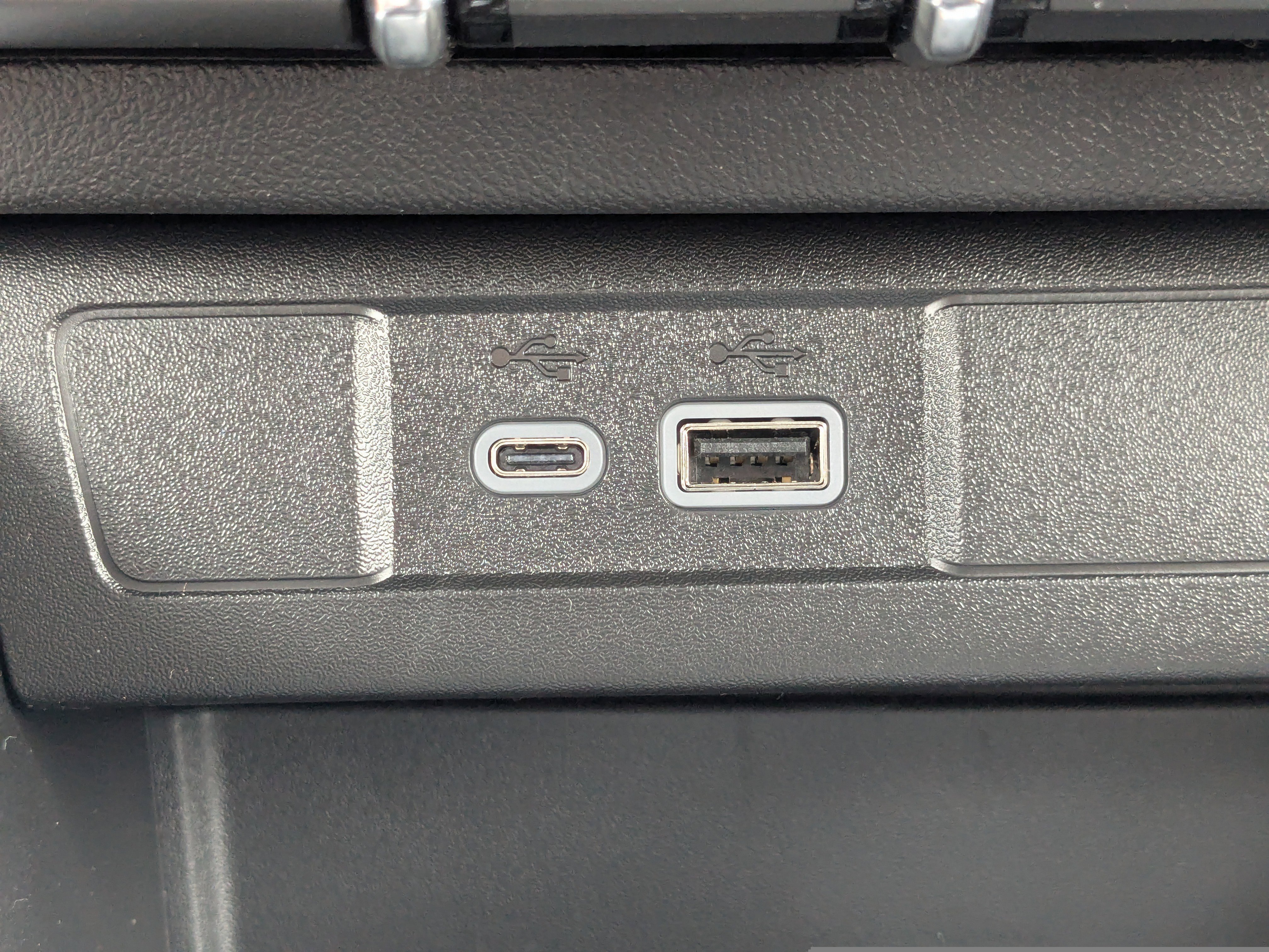 Used 2024 Chevrolet Colorado LT w/ LT Convenience Package II image 31