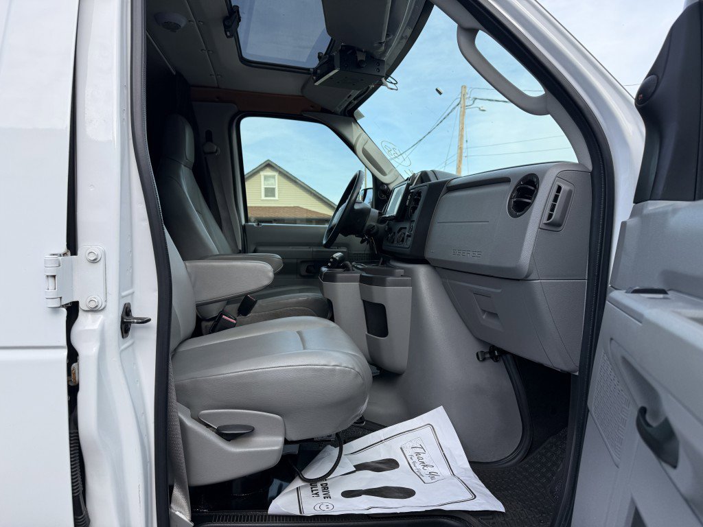 Used 2013 Ford E-150 and Econoline 150 w/ PWR Group RWD image 18