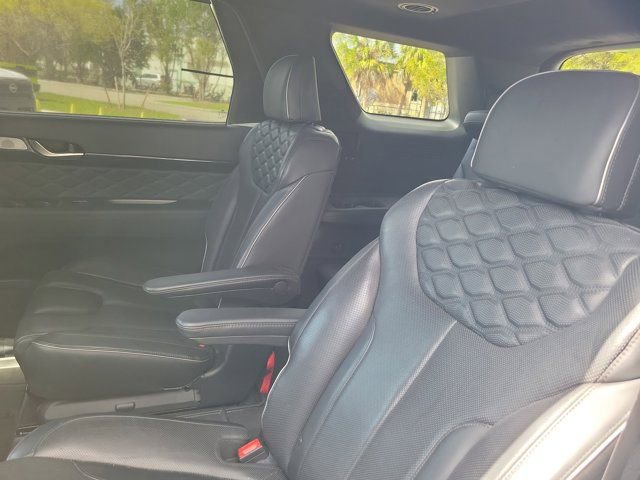 Used 2021 Hyundai Palisade Calligraphy w/ Winter Package image 12